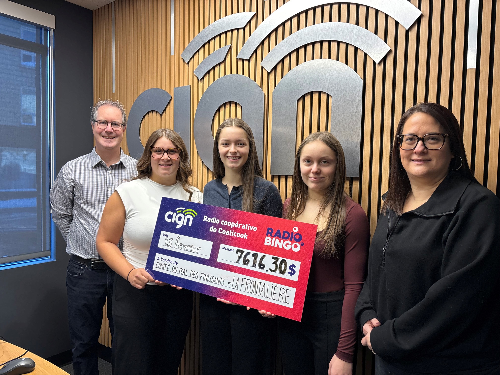 Le comité du bal des finissants de La Frontalière récolte 7616,30$